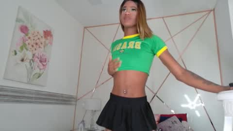 Snapshot of shantal_chocolet chatting on 12.18.25 Shantal Chocolet online show from 12.18.25