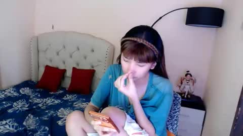 Snapshot of shantalfoxxy chatting on 06.11.26 SHANTA FOX s online show from 06.11.26