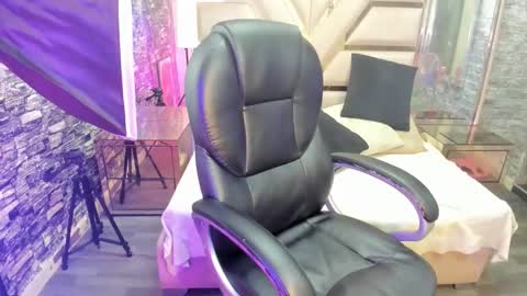 Snapshot of shara_oz chatting on 03.17.26 Shara Oz online show from 03.17.26