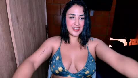 Snapshot of sharain chatting on 12.27.24 My real name is bella  Much Gust  online show from 12.27.24