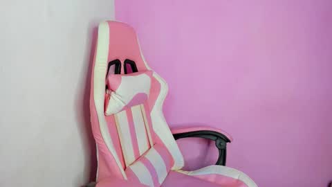 Shari Watson online show from 03.27.26