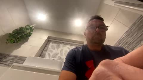 Snapshot of sharksboy16 chatting on 12.11.24 Sharksboy online show from 12.11.24