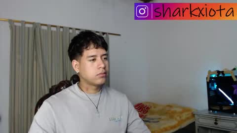 Snapshot of sharky_g chatting on 10.04.25 Frqnko online show from 10.04.25