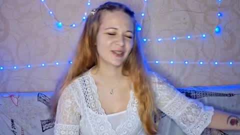 Snapshot of sharlalaskin chatting on 10.20.25 Annie online show from 10.20.25