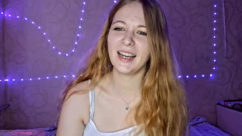 Snapshot of sharlalaskin chatting on 10.21.25 Annie online show from 10.21.25