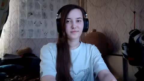 Snapshot of sharlenebourdeau chatting on 02.12.26 Eva online show from 02.12.26