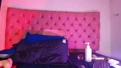 Sharlott online show from 12.31.24