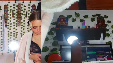 Snapshot of sharlotte_sexx chatting on 04.15.26 S online show from 04.15.26