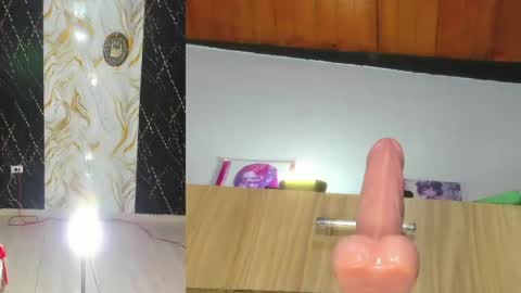 Snapshot of sharlotte_sexx chatting on 05.14.26 S online show from 05.14.26