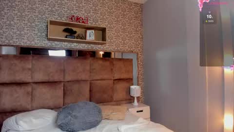  SHARLOTTE   online show from 04.17.26