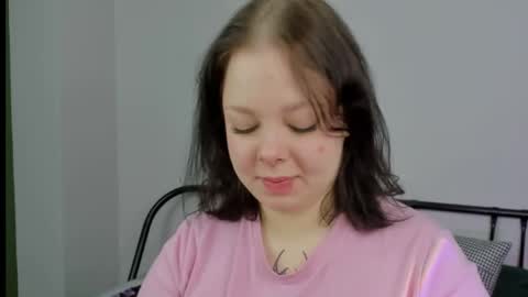 Snapshot of sharon_coxxx chatting on 05.19.26 Sharon online show from 05.19.26