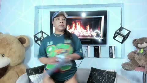 Sharon Noa online show from 04.28.26