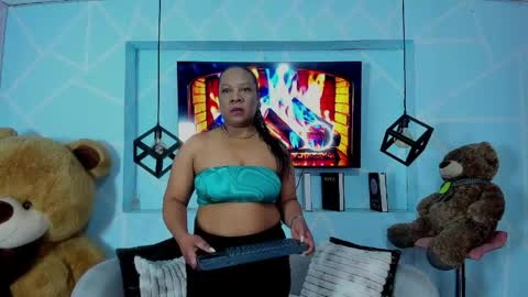 Sharon Noa online show from 04.30.26