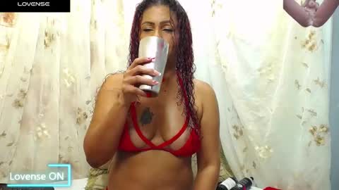 Snapshot of sharonkiss30 chatting on 01.11.25 SHARONKISS online show from 01.11.25