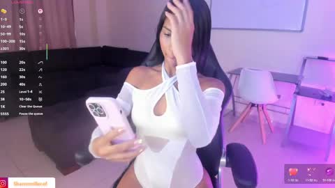 Sharon Independent model online show from 04.29.26