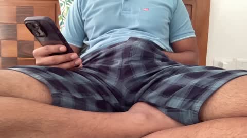 Snapshot of shash2014 chatting on 12.30.24 Shashii online show from 12.30.24