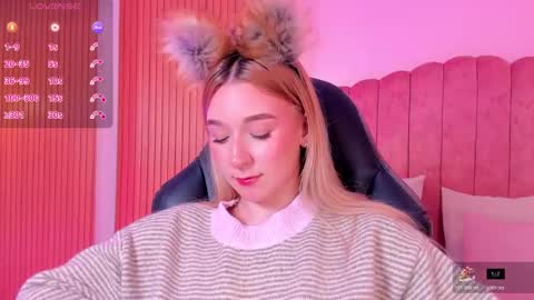 Snapshot of shatall_rouge chatting on 01.12.26 Shantall online show from 01.12.26