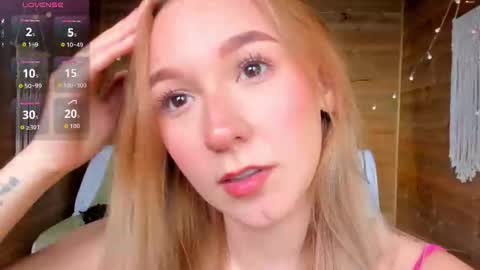 Snapshot of shatall_rouge chatting on 03.06.26 Shantall online show from 03.06.26