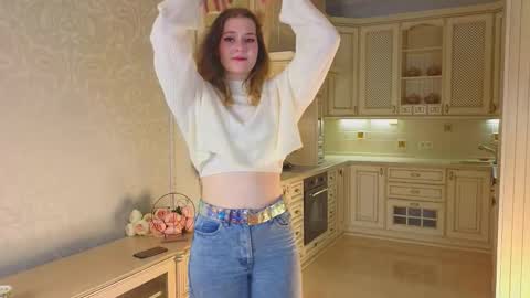 Snapshot of shaunaheiple chatting on 11.23.25 Alexandra online show from 11.23.25