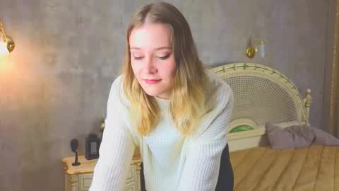 Snapshot of shaunaheiple chatting on 11.25.25 Alexandra online show from 11.25.25