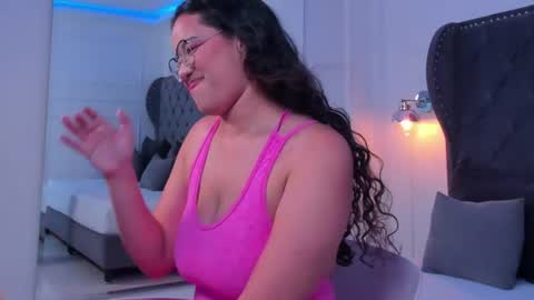 Snapshot of shayra_alina chatting on 06.17.26 shayra_alina online show from 06.17.26