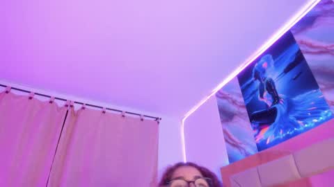 Heidy  online show from 02.13.25