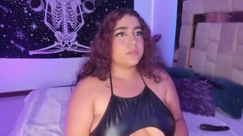 Heidy  online show from 02.20.25