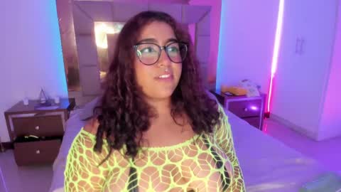 Heidy  online show from 02.25.25