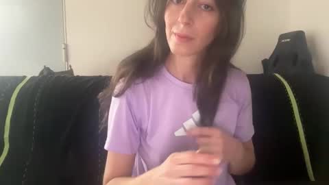 Snapshot of shekitty chatting on 11.19.25 shekitty online show from 11.19.25