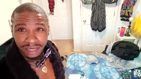 Snapshot of shelbycrazy chatting on 02.21.25 King-shelb online show from 02.21.25