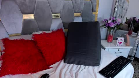 Snapshot of shellbydior chatting on 03.08.25 shellbydior online show from 03.08.25