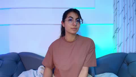 Snapshot of shelleymorell chatting on 01.31.25 Transmission schedule Monday - Friday 715 am to 200 pm time Colombia online show from 01.31.25