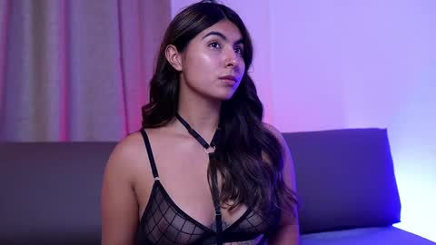 Snapshot of shelleymorell chatting on 09.23.25 Transmission schedule Monday - Friday 715 am to 200 pm time Colombia online show from 09.23.25