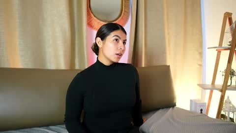 Snapshot of shelleymorell chatting on 11.26.25 Transmission schedule Monday - Friday 715 am to 200 pm time Colombia online show from 11.26.25