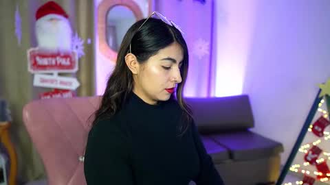 Snapshot of shelleymorell chatting on 12.19.25 Transmission schedule Monday - Friday 715 am to 200 pm time Colombia online show from 12.19.25