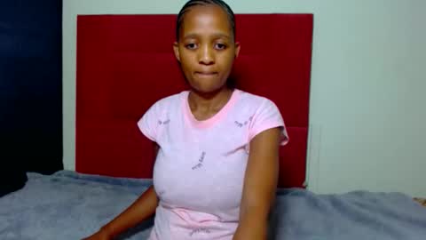 Snapshot of shelly_marianne chatting on 02.15.26 Shelly Marianne online show from 02.15.26