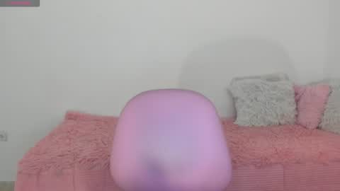 Snapshot of shelly_rohades chatting on 07.25.26 online show from 07.25.26