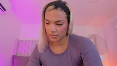 shelynna_azzul online show from 02.23.26