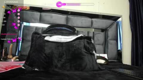 Snapshot of shengyi_blue chatting on 02.25.25 anyela7773 online show from 02.25.25