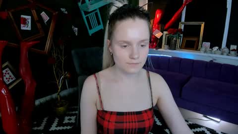 Snapshot of sherributlers chatting on 05.11.26 Sweet Sherri online show from 05.11.26