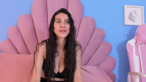 Snapshot of shery_milk chatting on 04.18.26 Shery online show from 04.18.26