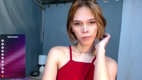 Snapshot of shes_notme chatting on 11.19.25 Lana But you can spell it backwards online show from 11.19.25