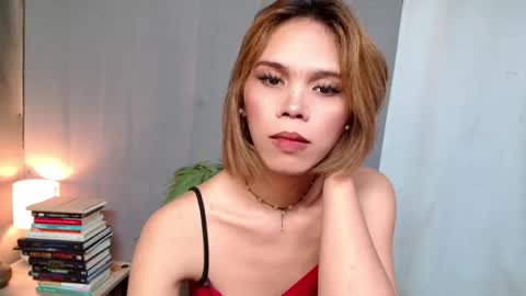 Snapshot of shes_notme chatting on 01.17.26 Lana But you can spell it backwards online show from 01.17.26