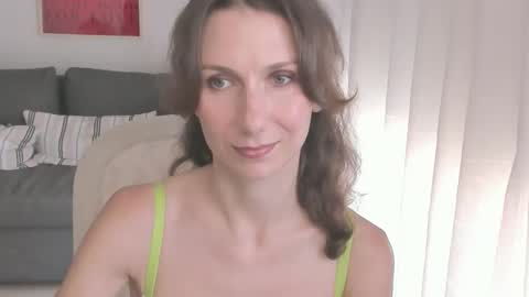 shesleepsnaked online show from 10.10.25