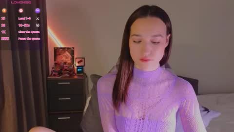 Snapshot of shey1i chatting on 10.31.25 Sheyli online show from 10.31.25