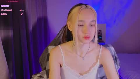 Snapshot of shey1i chatting on 01.08.26 Sheyli online show from 01.08.26