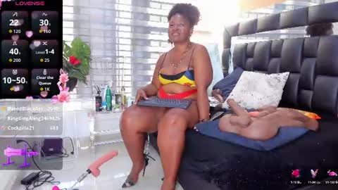 Snapshot of sheyla__ebony chatting on 06.27.26 sheyla__ebony online show from 06.27.26