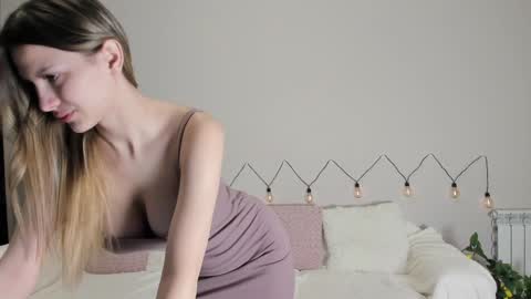 Snapshot of shine_chanel chatting on 12.09.24 Chanel online show from 12.09.24