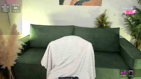 Snapshot of shine_vivi chatting on 12.21.25 Vivi online show from 12.21.25