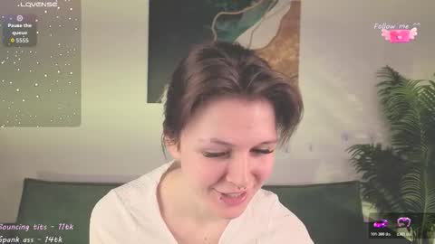 Snapshot of shine_vivi chatting on 01.08.26 Vivi online show from 01.08.26